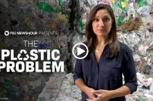 Video "The Plastic Problem": Woman in front of plastic litter